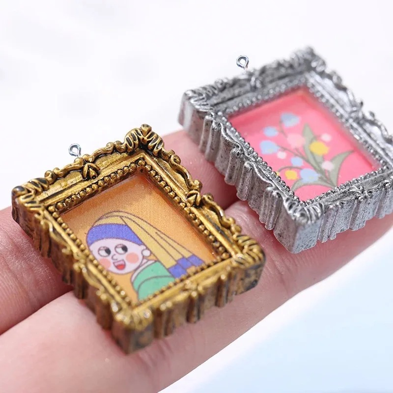 Vintage Item - 10 Buah Liontin Bingkai Foto Resin