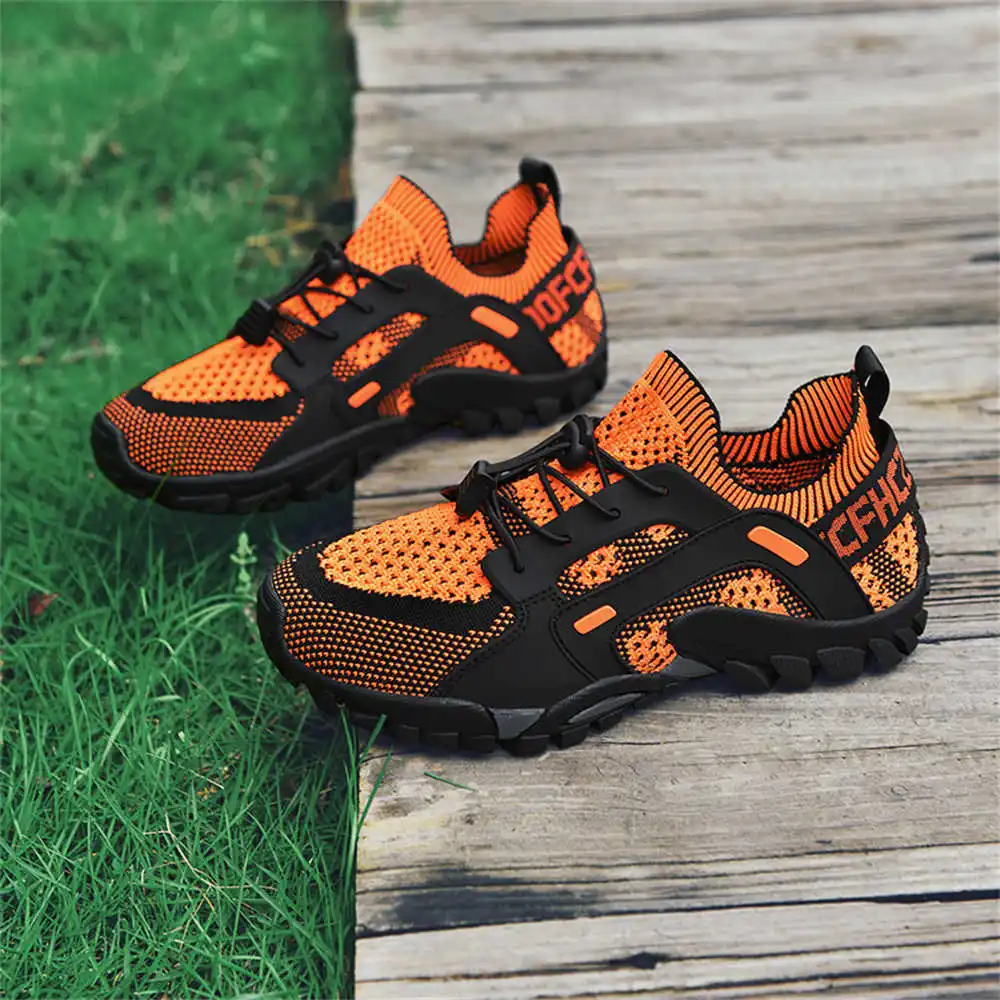 Small Vintage Collectible Items - Sepatu olahraga pria, ukuran 43 ukuran