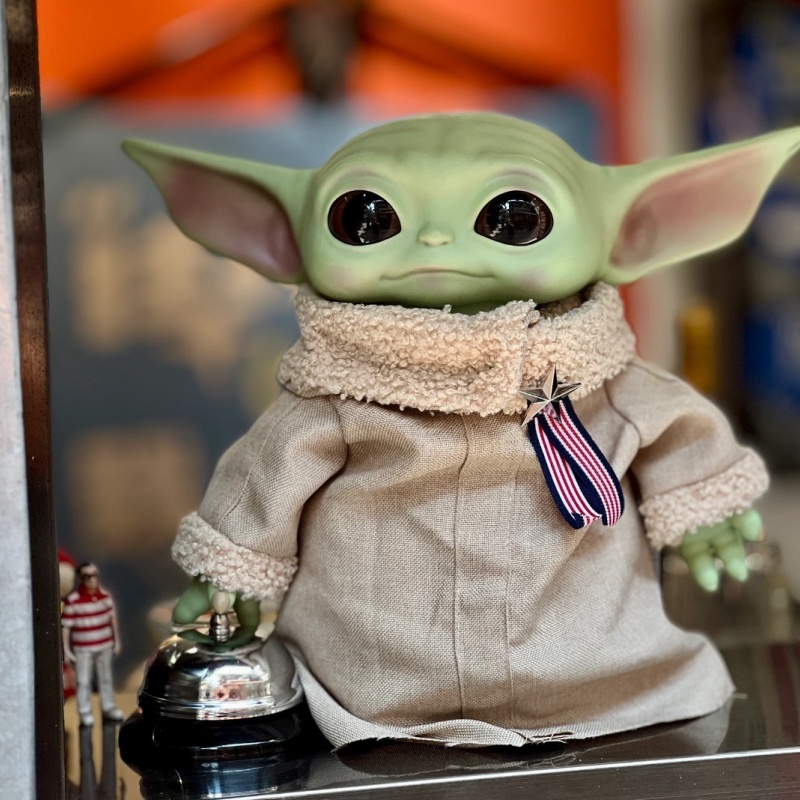 Vintage Collection Star Wars - Mainan Figur Aksi Baby Yoda 28cm